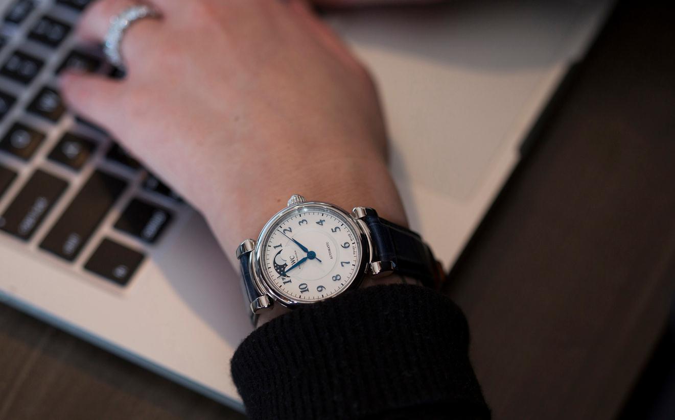 The famous watches replicaIWC Da Vinci 36 IW459306 have both decent appearances and performances. 