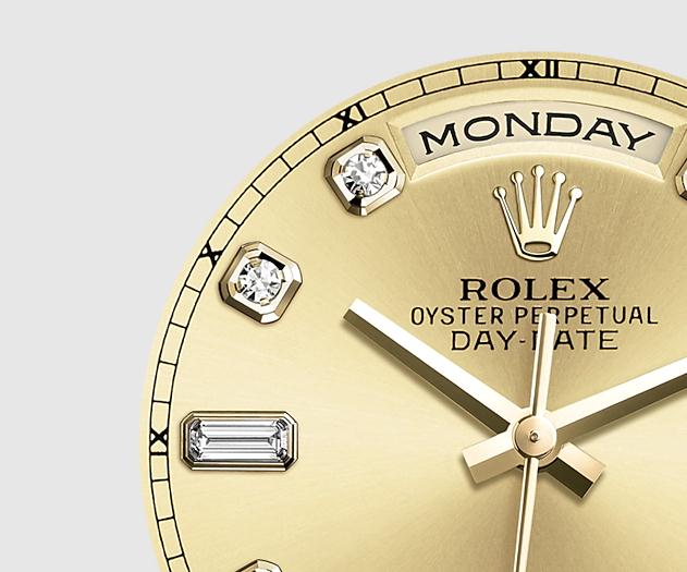 The 36 mm replica Rolex Day-Date 36 118238 watches have champagne dials.