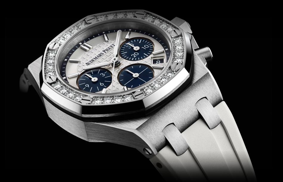 The 37 mm copy Audemars Piguet Royal Oak Offshore 26231ST.ZZ.D010CA.01 watches have silvery dials.