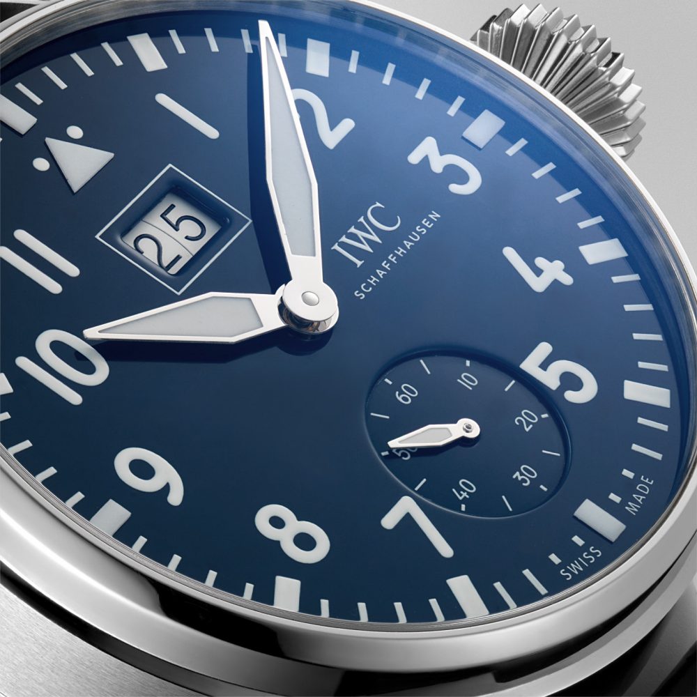 The 46.2 mm fake IWC Big Pilot's watches IW510503 have blue dials.