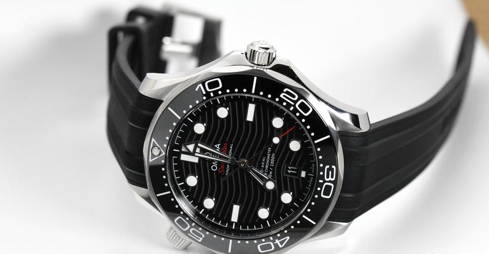 The stainless steel copy Omega Seamaster 300M 210.32.42.20.01.001 watches have black rubber straps.