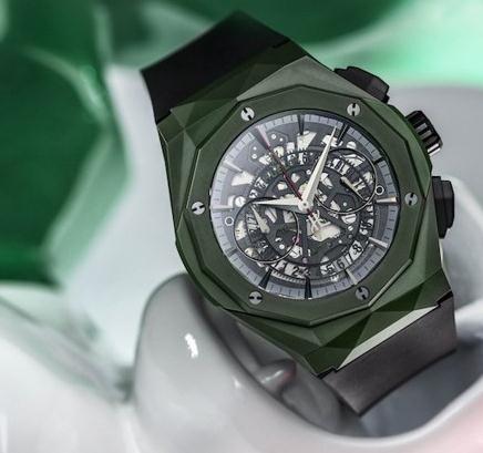 The special replica Hublot Classic Fusion watches are made from green ceramic.