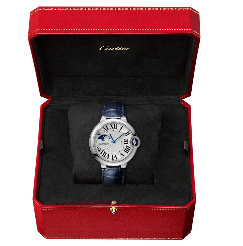The 37 mm copy Ballon Bleu De Cartier WSBB0020 watches have moon phases.