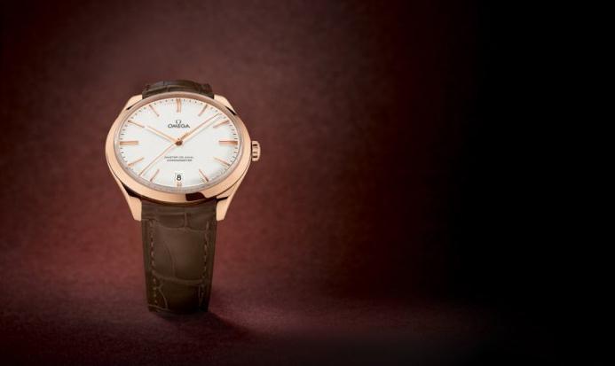 The Sedna™ gold copy Omega De Ville watches have brown alligator leather straps.